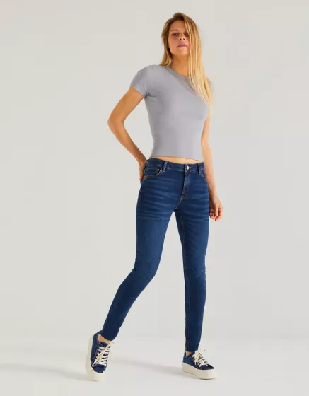 Un jean slim 2025